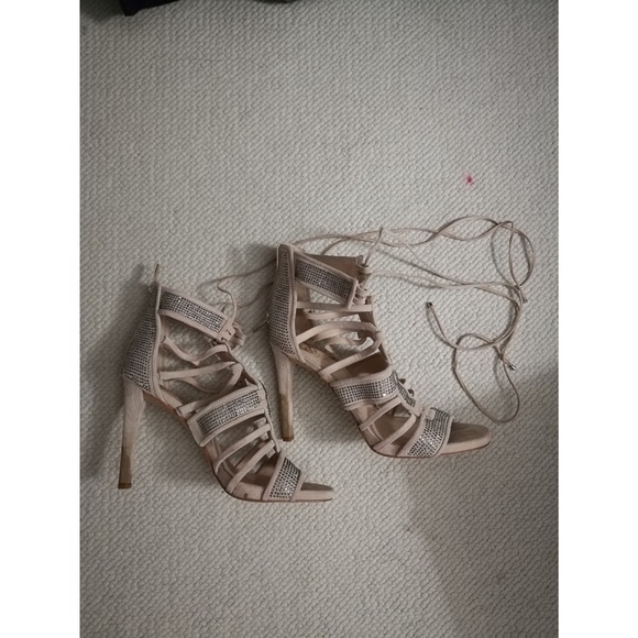 Vince Camuto Pencil heels with lace tie - Picture 3 of 4